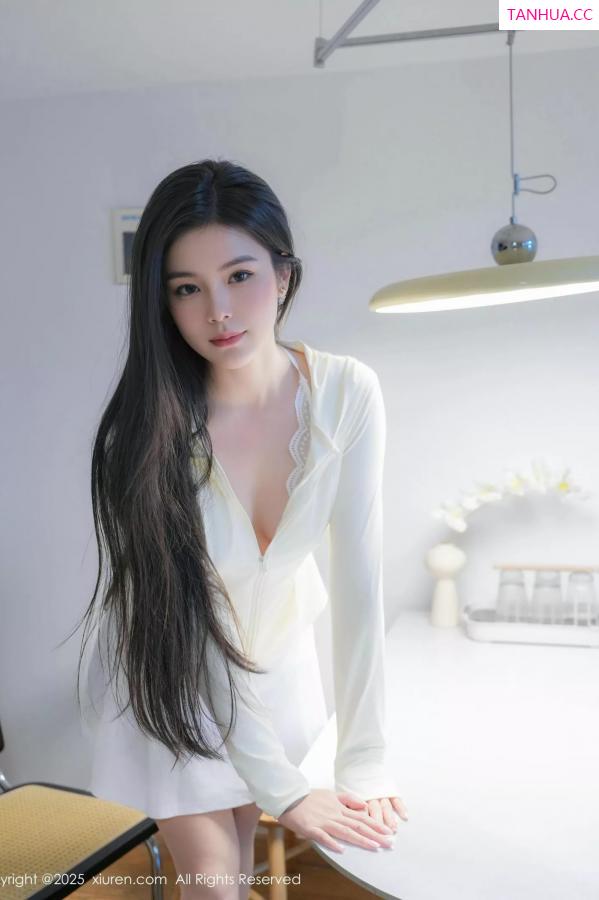   [XiuRen]高清写真图 2025.05.26 No.10325 雪糕CiCi 白色情趣第7张图片